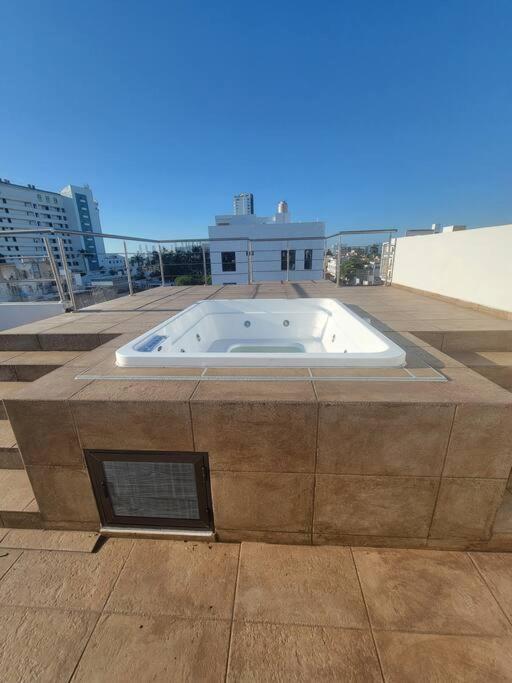 2Br-3Ba Condo Block From Beach W Rooftop Jacuzzi Mazatlán Exteriör bild