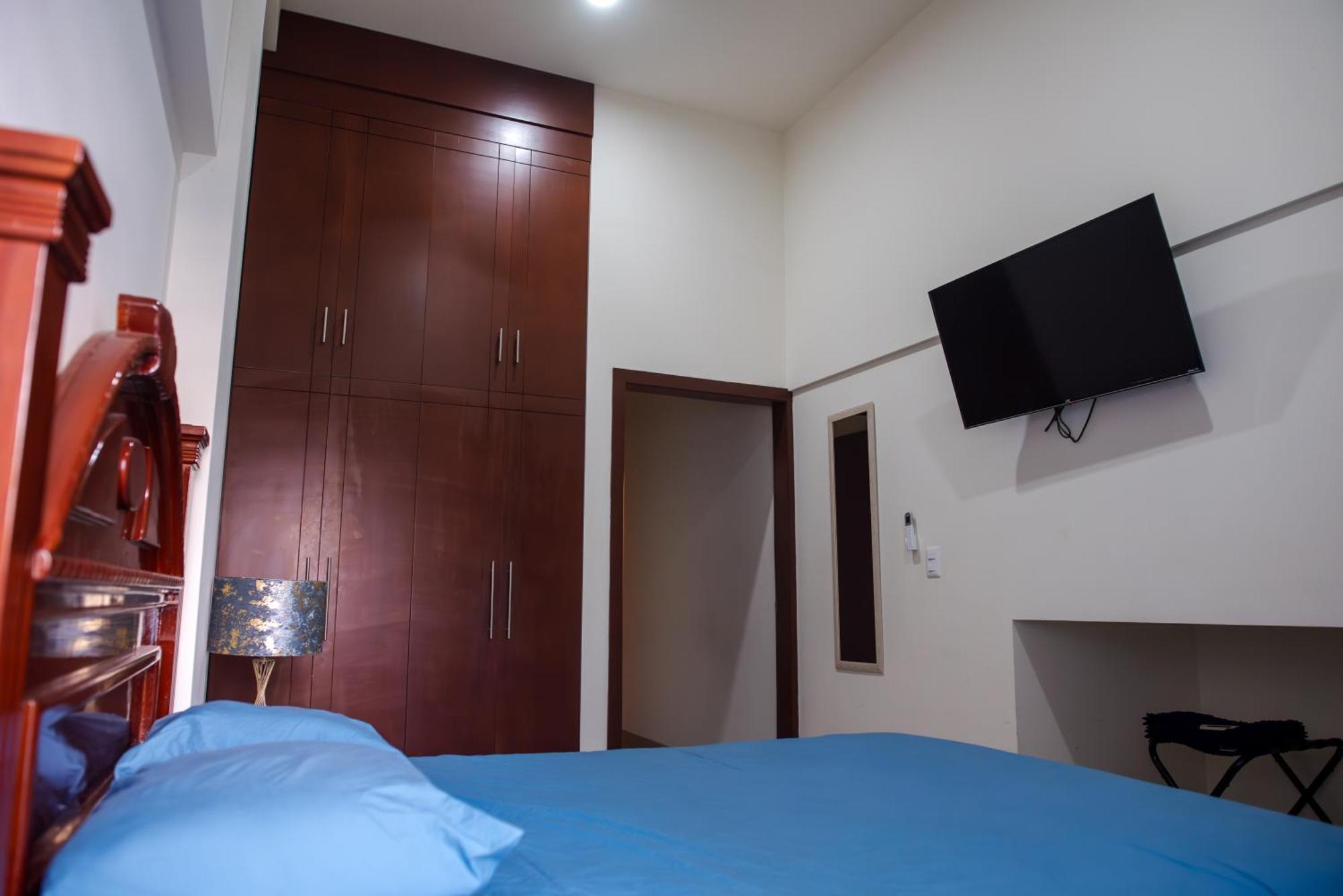 2Br-3Ba Condo Block From Beach W Rooftop Jacuzzi Mazatlán Exteriör bild