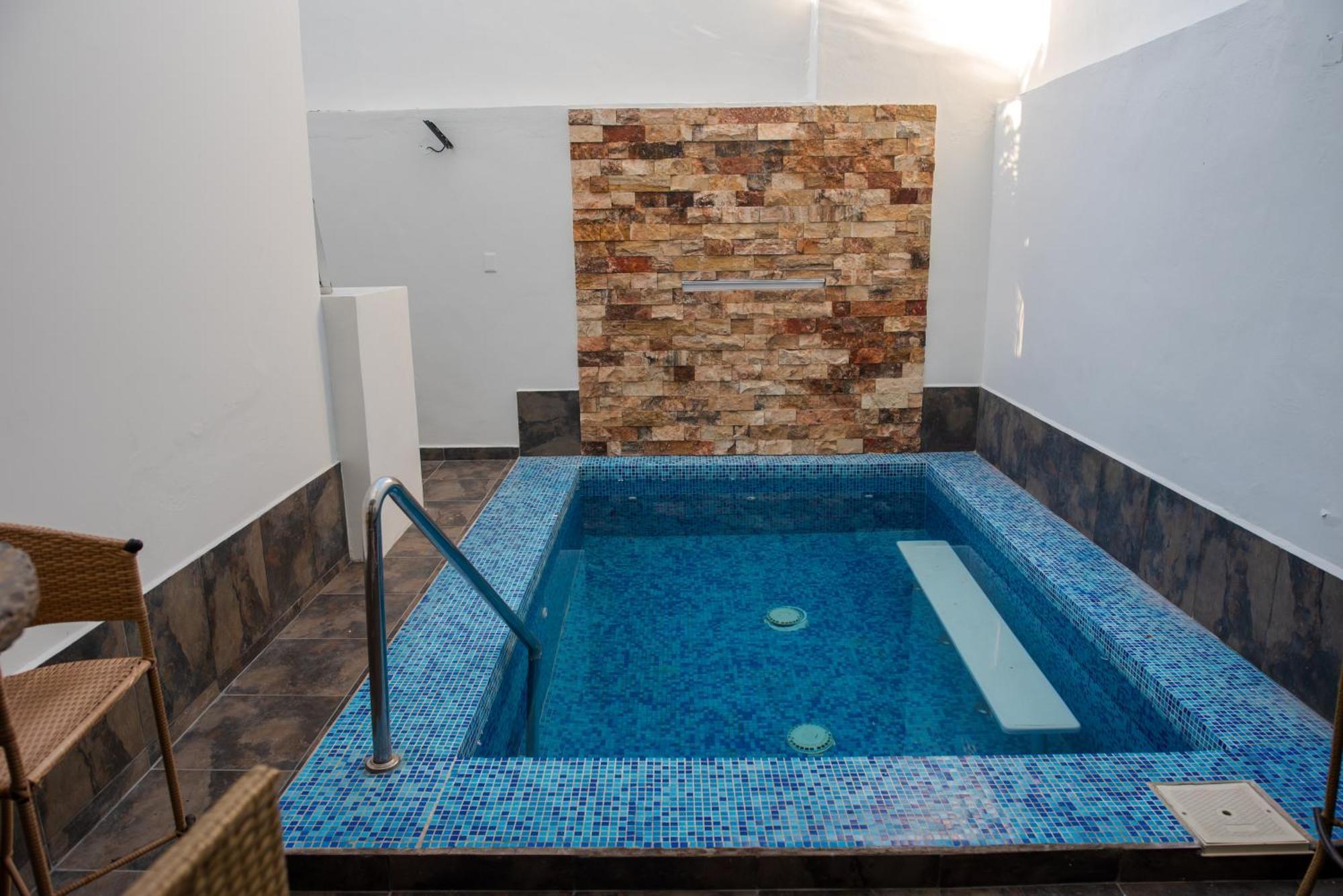 2Br-3Ba Condo Block From Beach W Rooftop Jacuzzi Mazatlán Exteriör bild