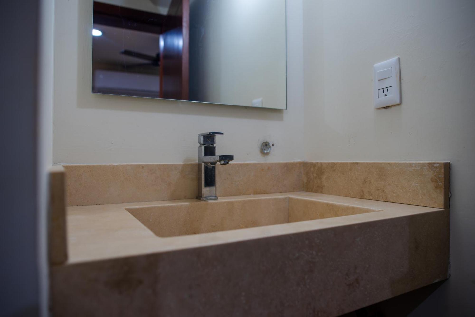 2Br-3Ba Condo Block From Beach W Rooftop Jacuzzi Mazatlán Exteriör bild